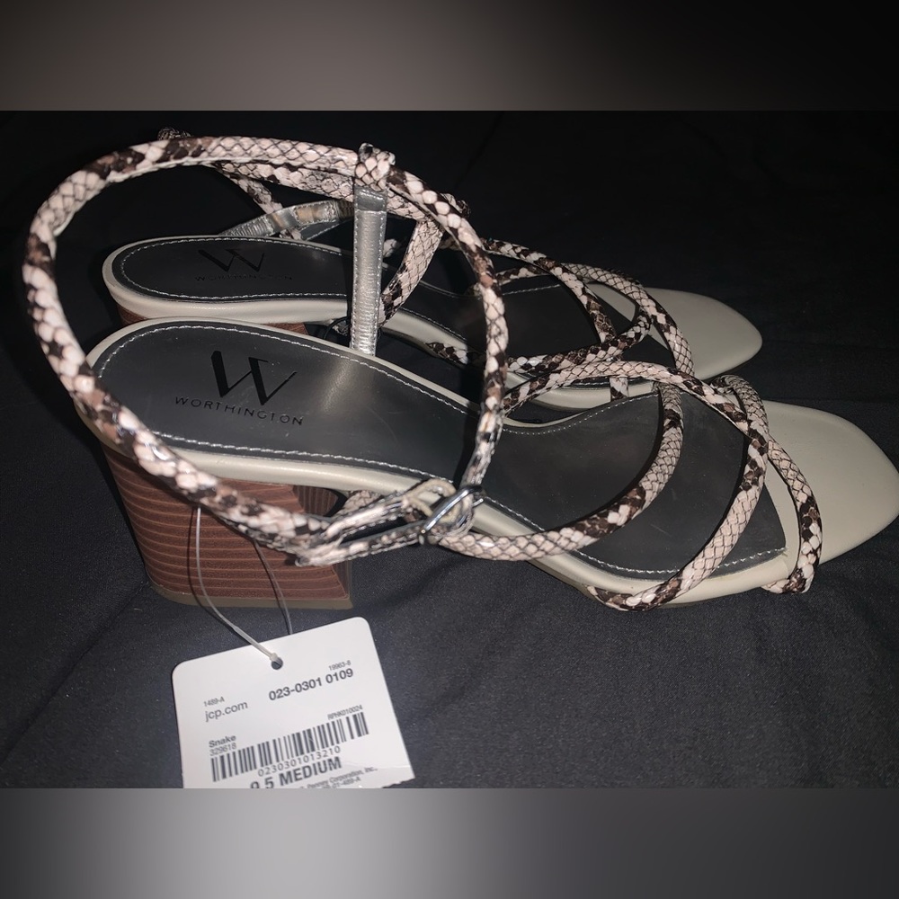 Worthington platform heels size 9.5, never worn.